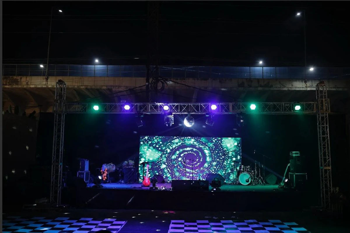 High-Energy Sangeet Lighting and Stage Performance